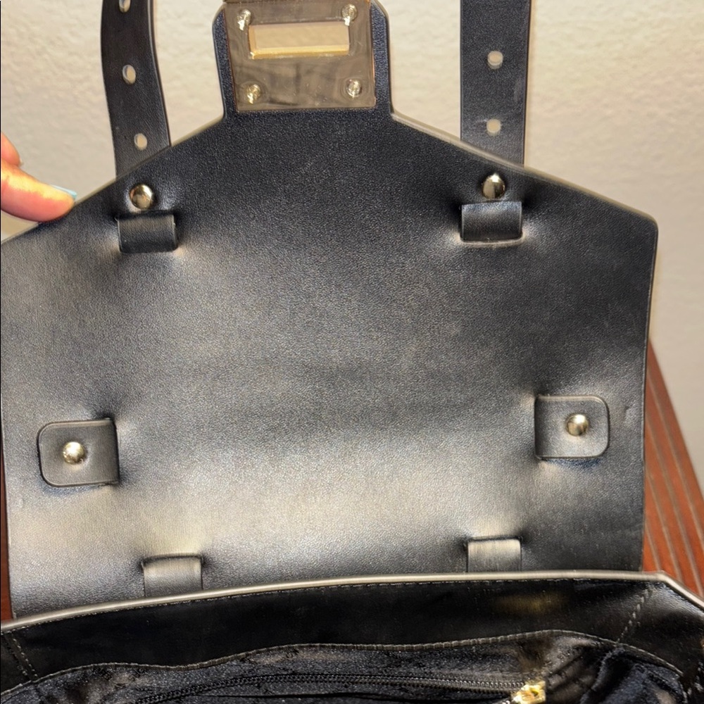 MK Manhattan Medium leather satchel - Picture 11 of 12